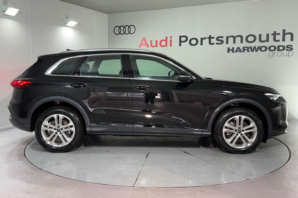 Audi Q5 Sport HK75VFT Black #2