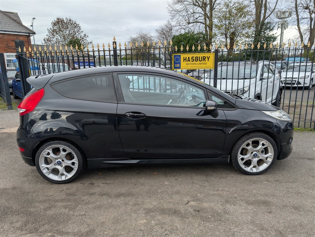 Ford Fiesta 1.6 Tdci Zetec S Hatchback 110 Black #2