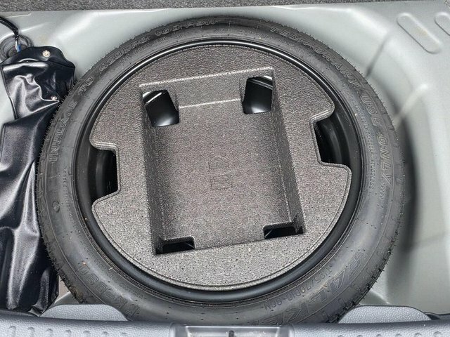 Toyota Yaris Vvt-h Icon Hatchback KW23FRR Grey #3