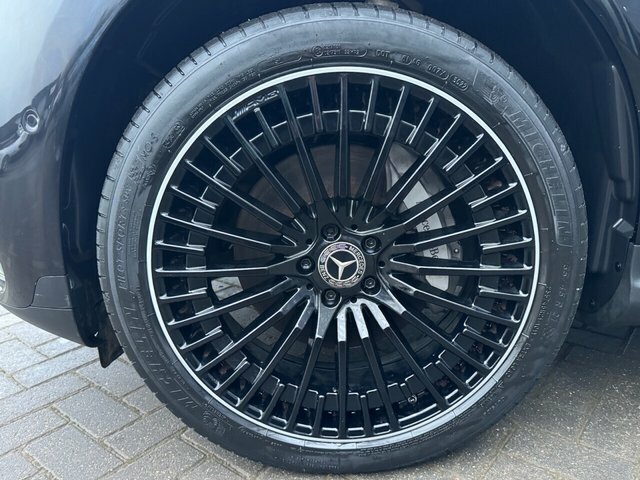 Mercedes-Benz EQC 400 80Kwh Amg Line AF22YWP Black #6