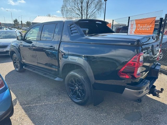 Toyota HILUX Pickup 2.8 D-4d Invincible X Rear Pop Top 20 LF22VPX Black #4