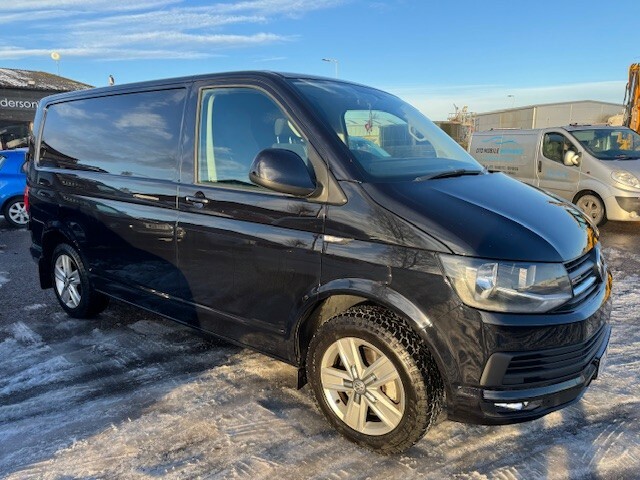 Volkswagen Transporter Panel Van 2.0 Bitdi T32 Highline 4X4 2019 Black