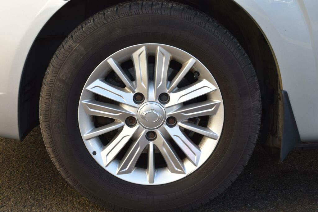 SsangYong Turismo Mpv Silver #10