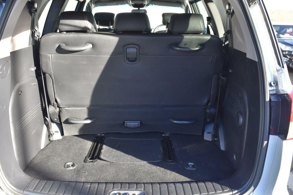 SsangYong Turismo Mpv Silver #7