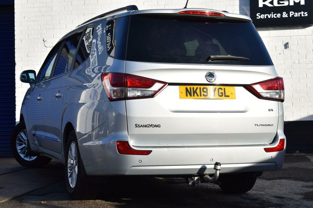 SsangYong Turismo Mpv Silver #3