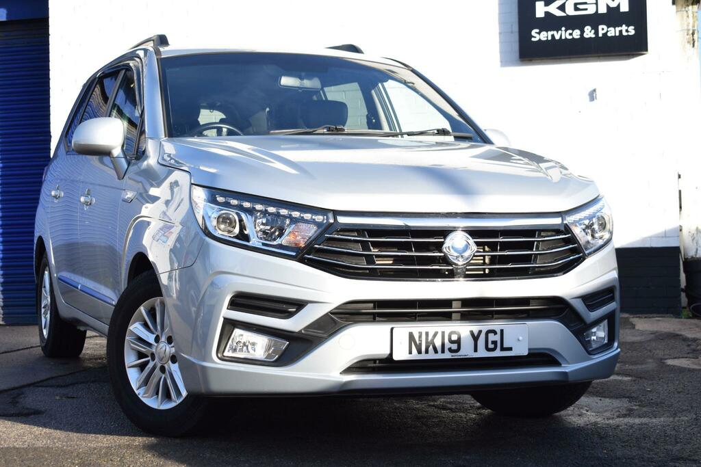 SsangYong Turismo Mpv Silver #1