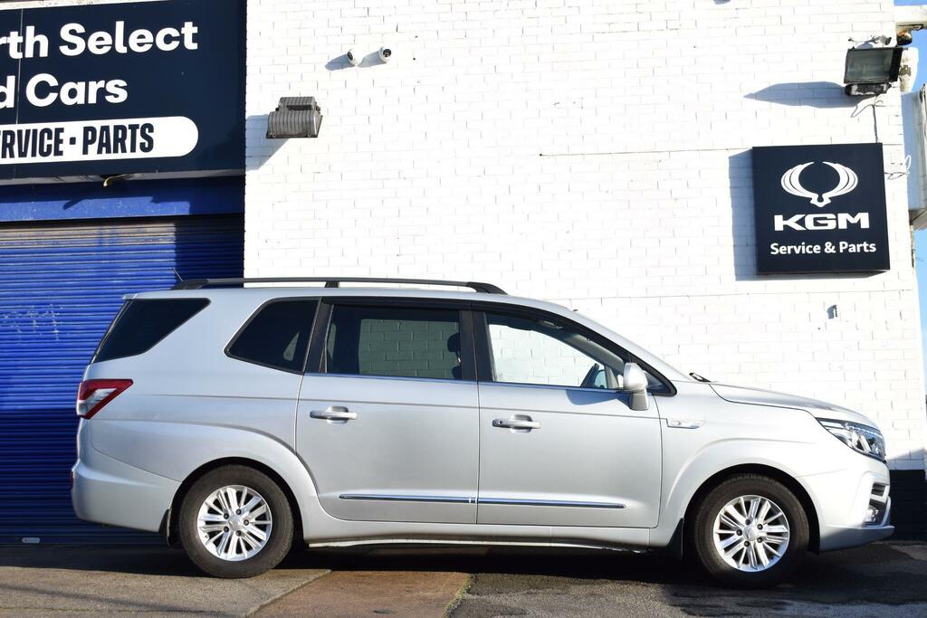 SsangYong Turismo Mpv Silver #15