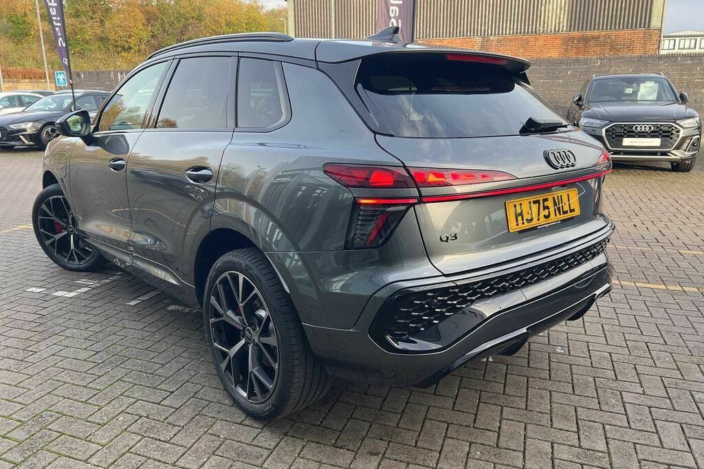 Audi Q3 Suv Launch Edition E-hybrid 272 Ps S Tronic HJ75NLL White #3