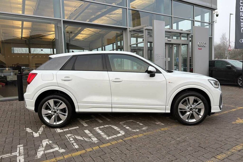 Audi Q2 S Line 35 Tfsi 150 Ps 6-Speed HG75KTF White #4
