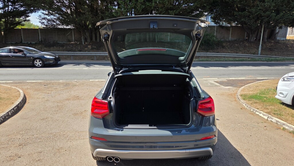 Audi Q2 35 Tfsi S Line AK69FPV Grey #4