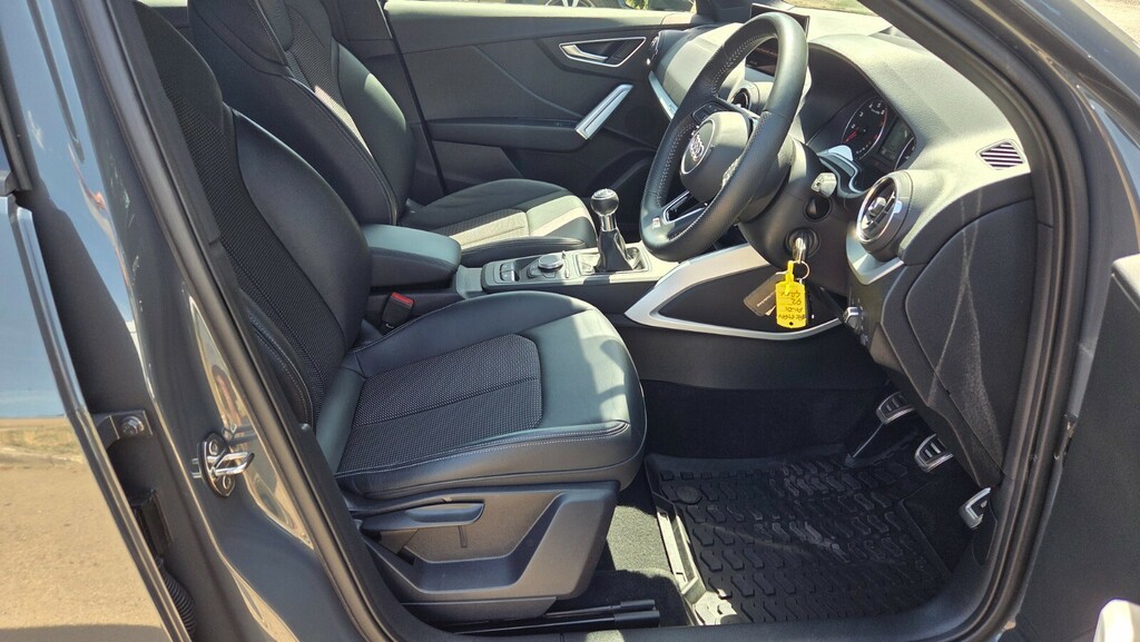 Audi Q2 35 Tfsi S Line AK69FPV Grey #3