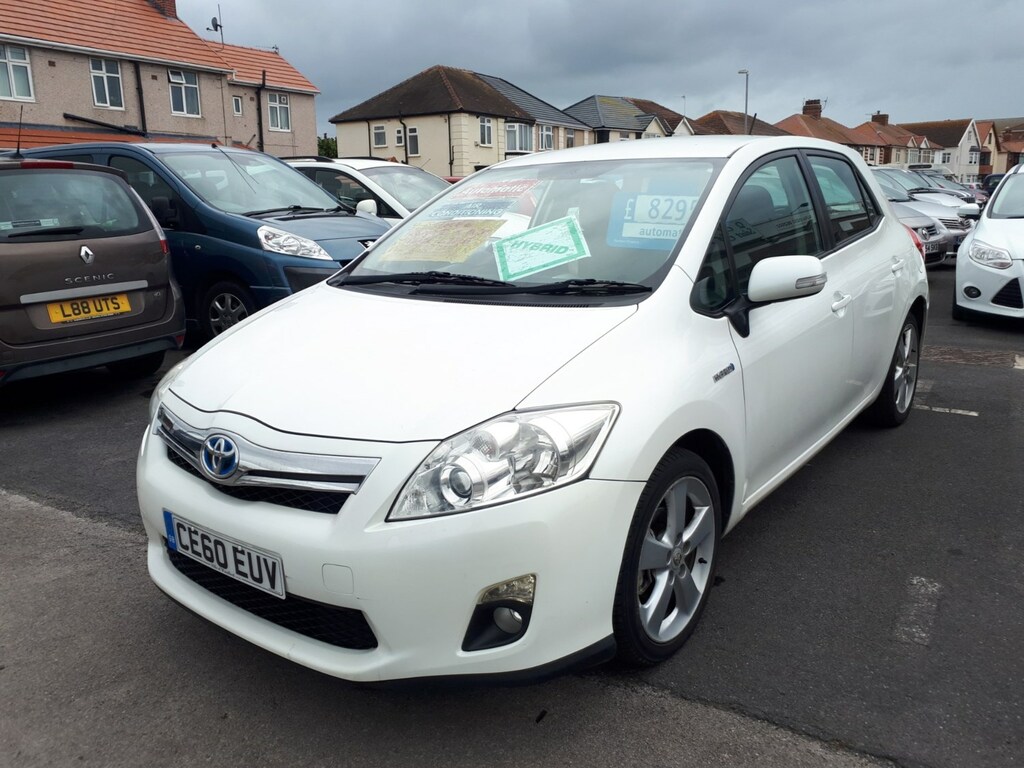 Toyota Auris 1.8 Vvti Hybrid T4 Cvt 5-Door From 7,49 White #2