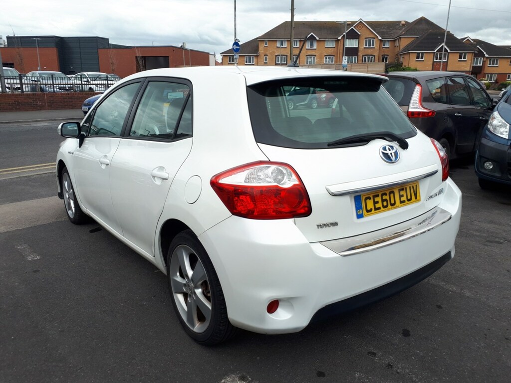 Toyota Auris 1.8 Vvti Hybrid T4 Cvt 5-Door From 7,49 White #5