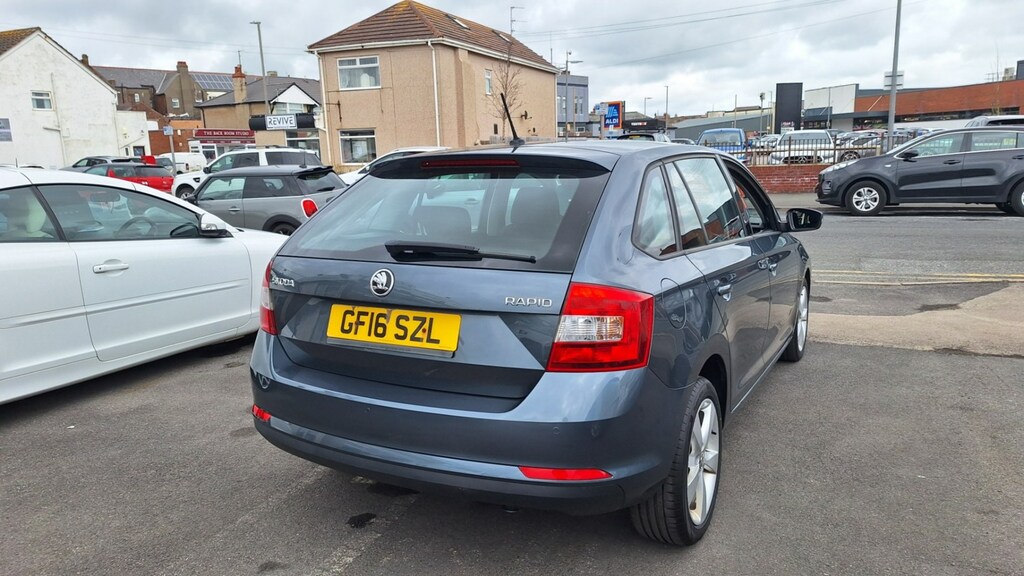 Skoda Rapid Spaceback Spaceback 1.4 Tdi Cr 90 Se Tech Dsg Grey #4