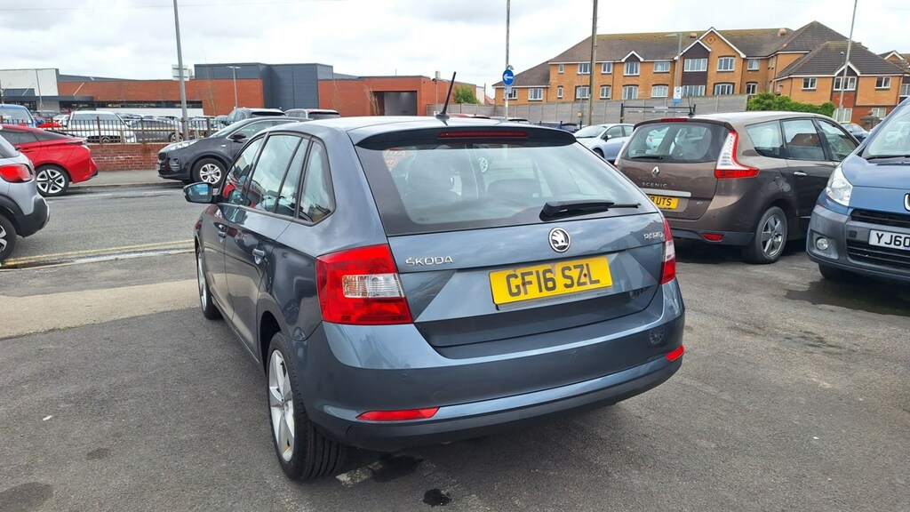 Skoda Rapid Spaceback Spaceback 1.4 Tdi Cr 90 Se Tech Dsg Grey #5