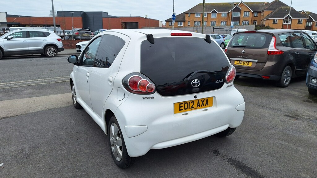 Toyota Aygo Hatchback EO12AXA White #5