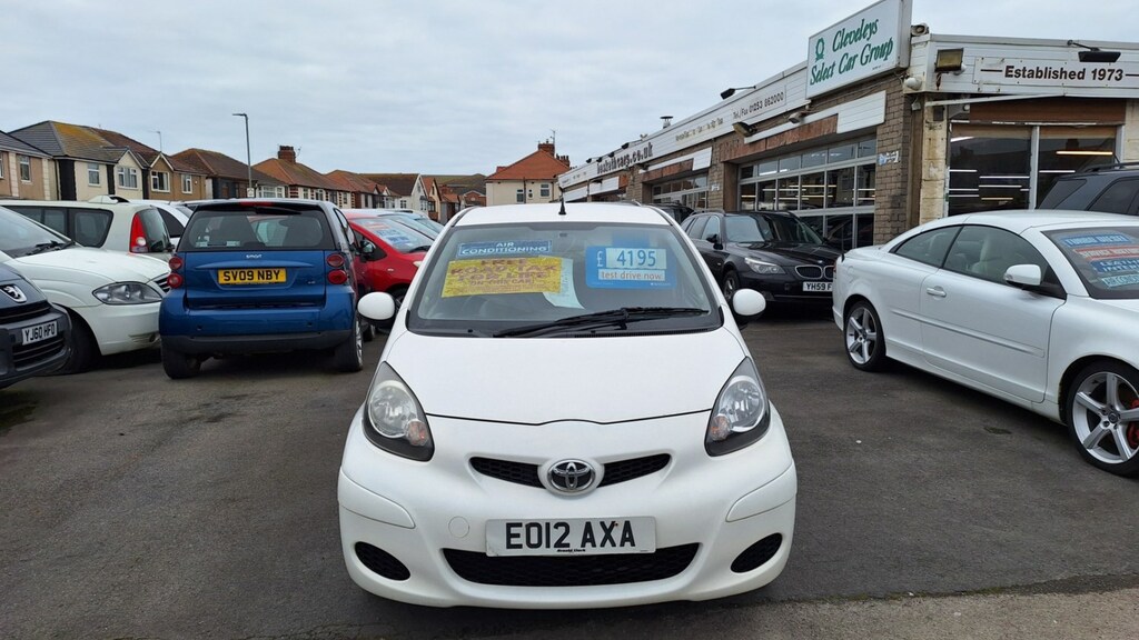 Toyota Aygo Hatchback White