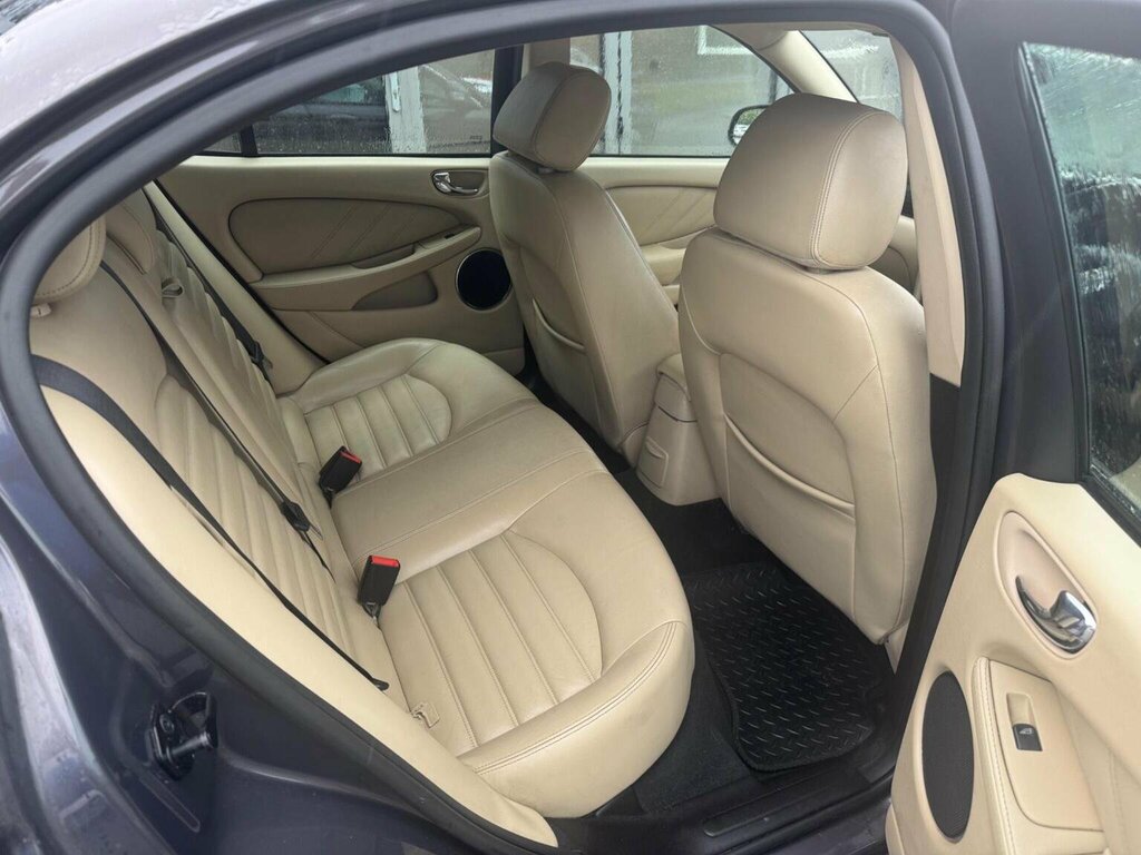 Jaguar X-Type 2.0D Se Black #10