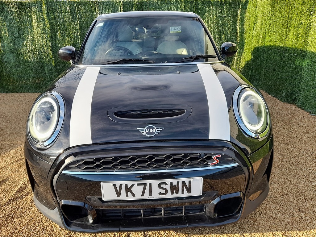 Mini Hatch Cooper S Exclusive VK71SWN Black