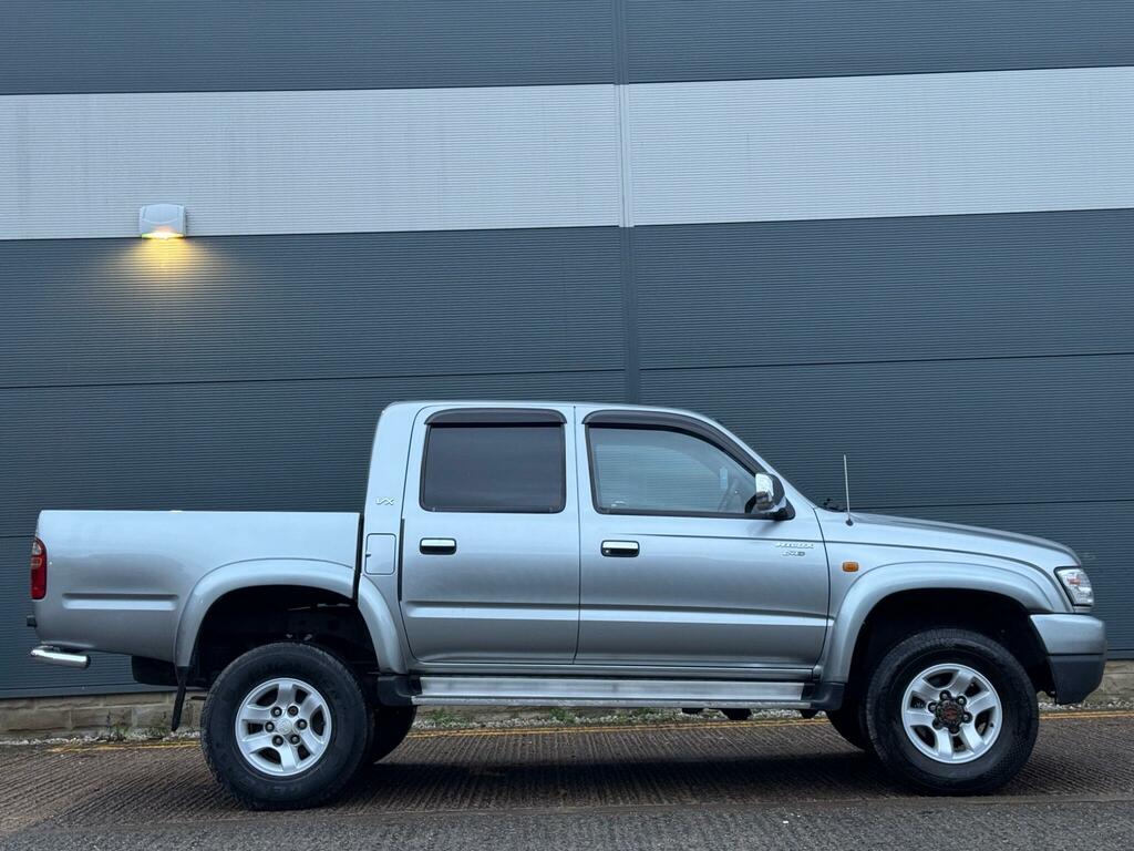 Toyota HILUX Hatchback Blue #5