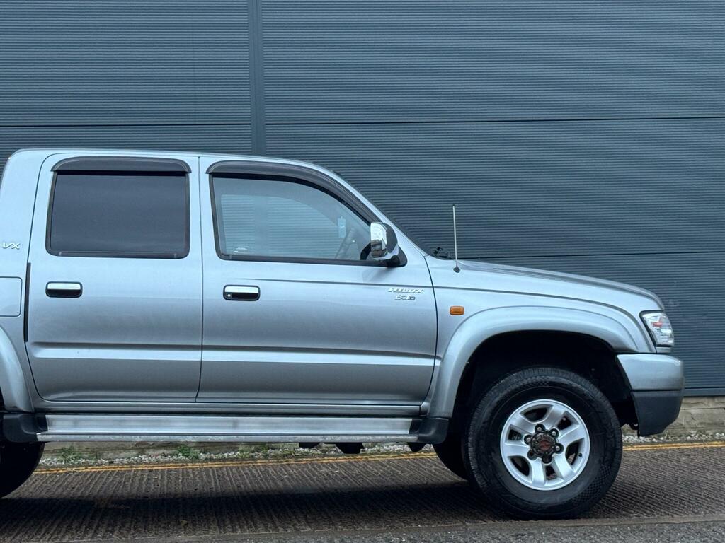 Toyota HILUX Hatchback Blue #6