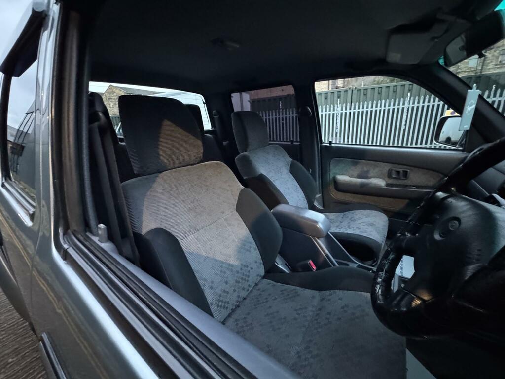 Toyota HILUX Hatchback Blue #26