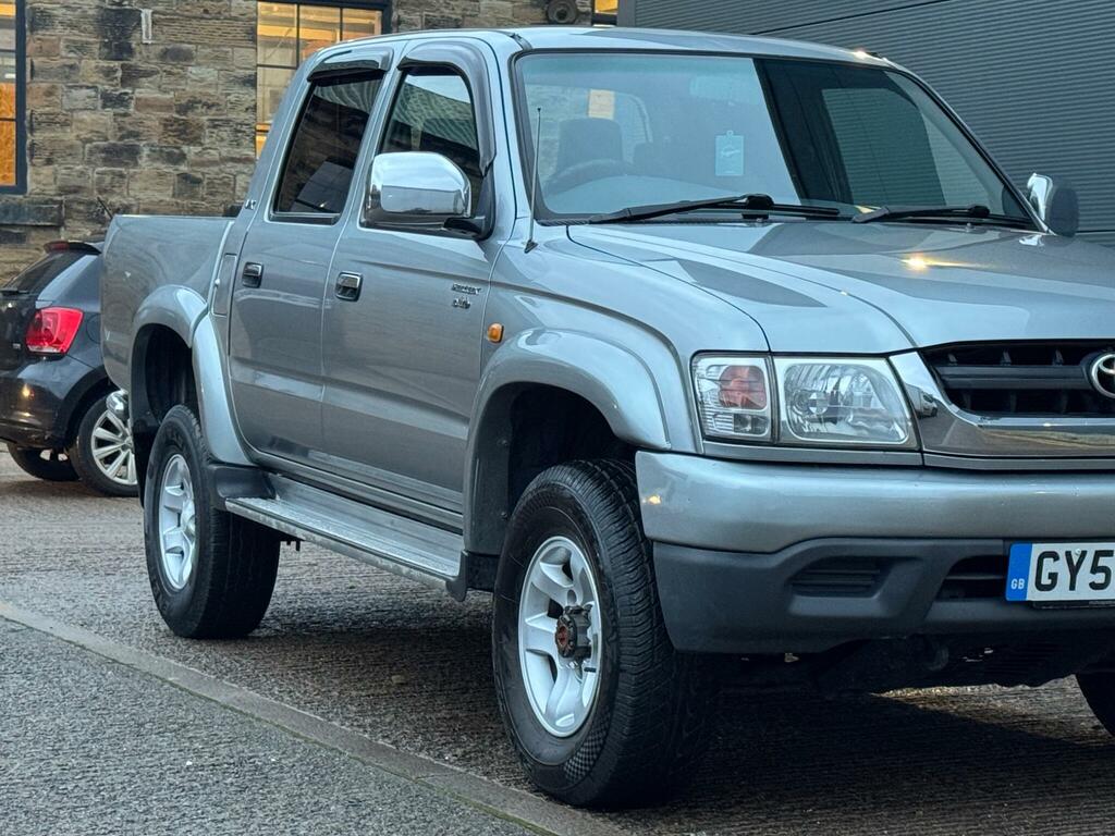 Toyota HILUX Hatchback Blue #3