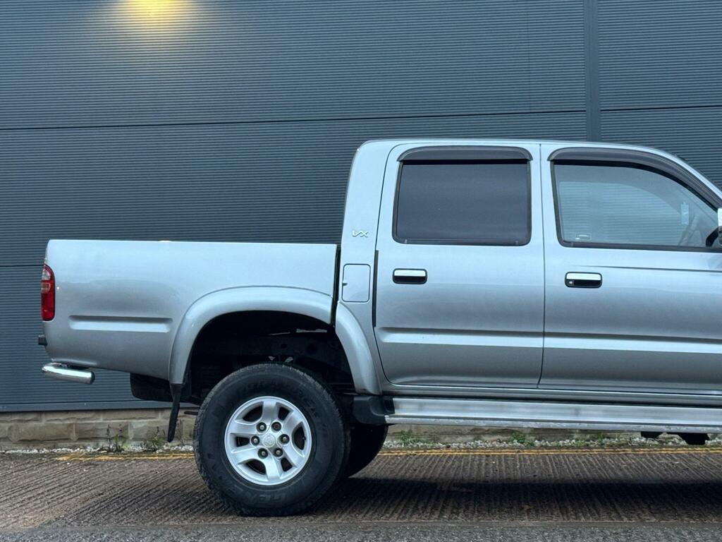 Toyota HILUX Hatchback Blue #7