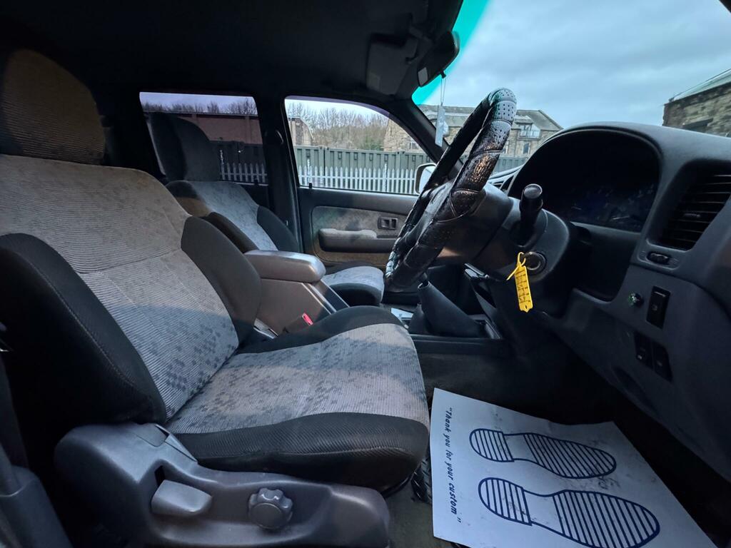 Toyota HILUX Hatchback Blue #17