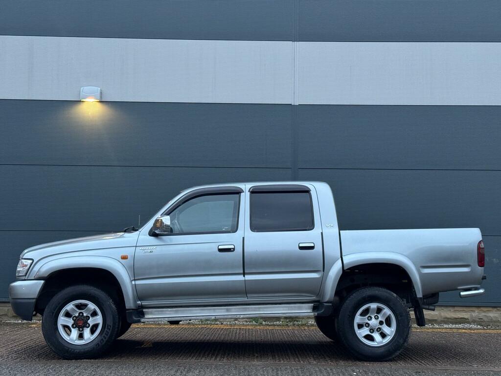 Toyota HILUX Hatchback Blue #14