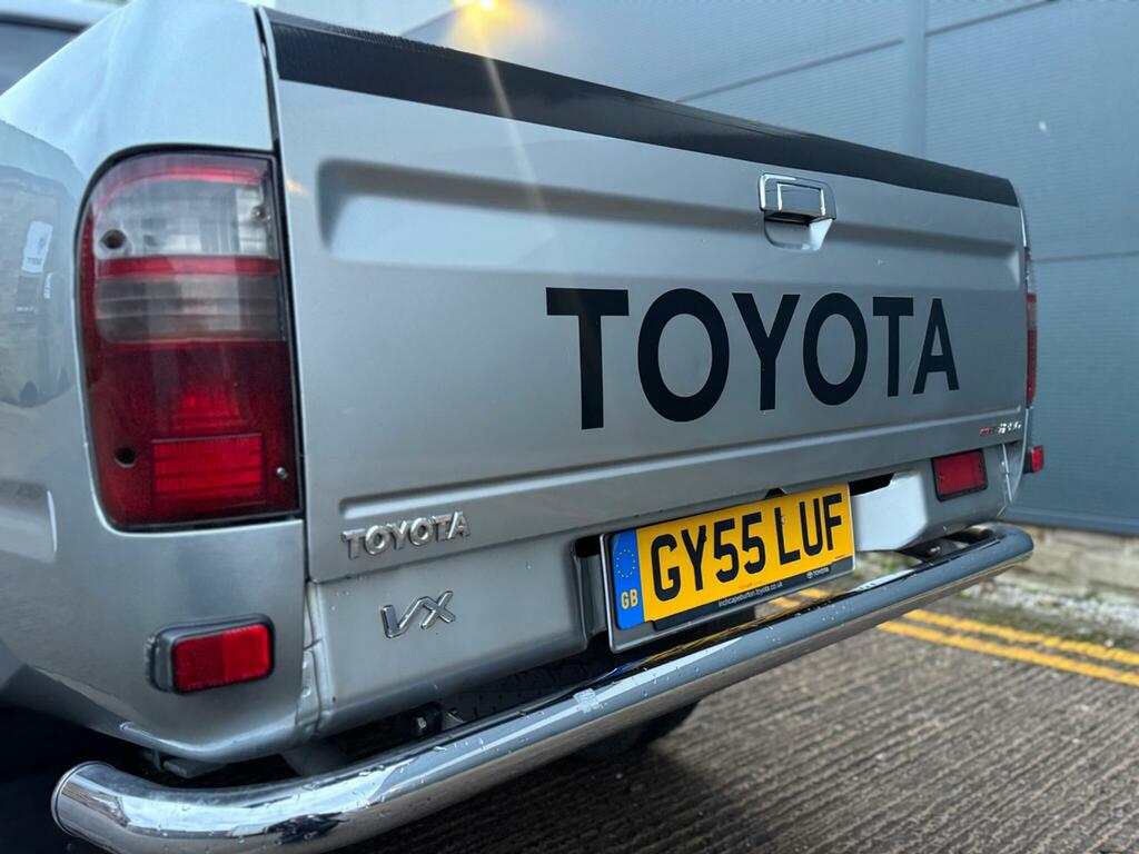 Toyota HILUX Hatchback Blue #29