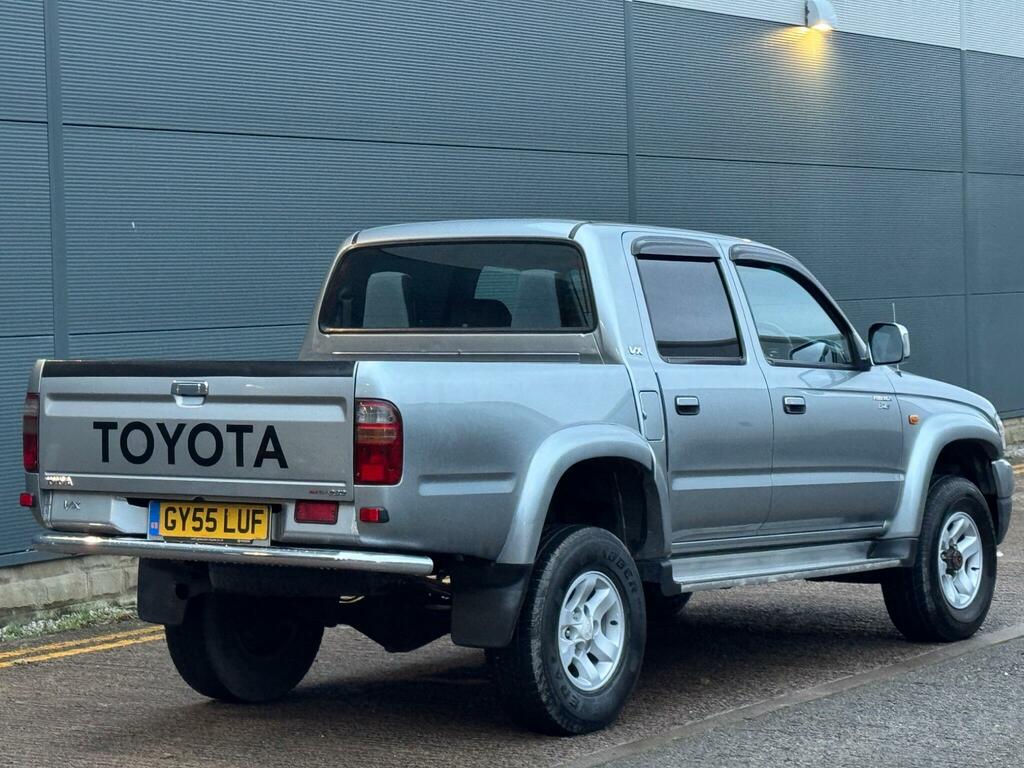 Toyota HILUX Hatchback Blue #8