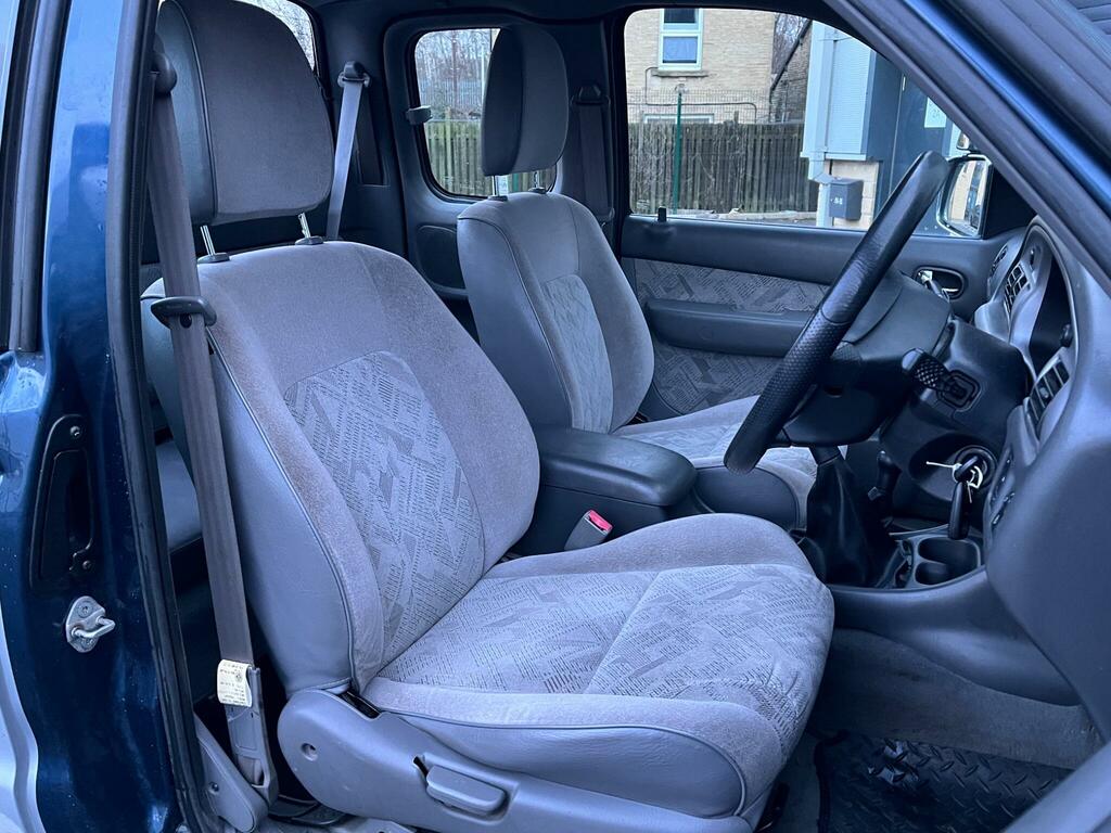 Mazda B2500 Series B2500 Silver #14