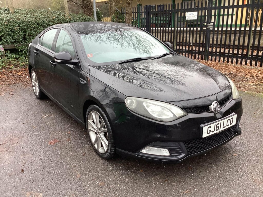 MG MG6 Hatchback Orange #1