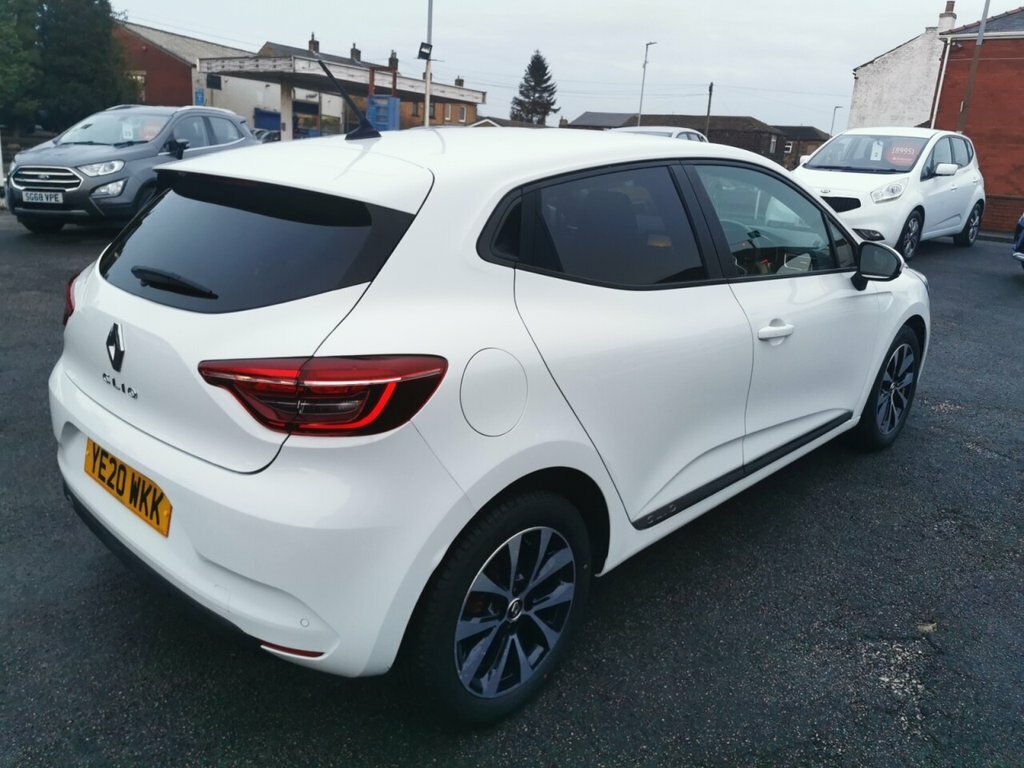 Renault Clio 1L Iconic White #6
