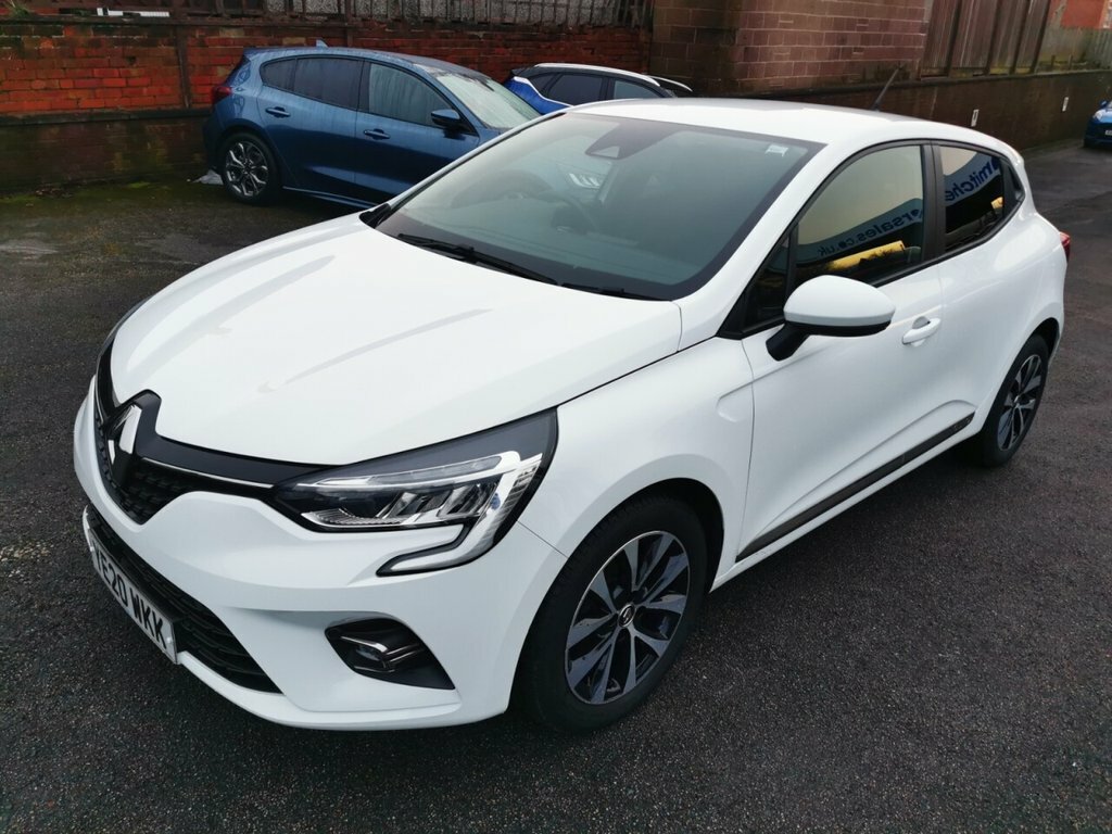 Renault Clio 1L Iconic White
