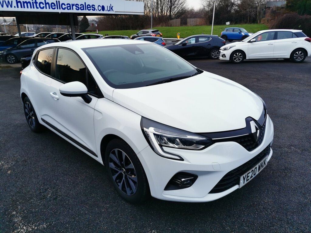 Renault Clio 1L Iconic White #2