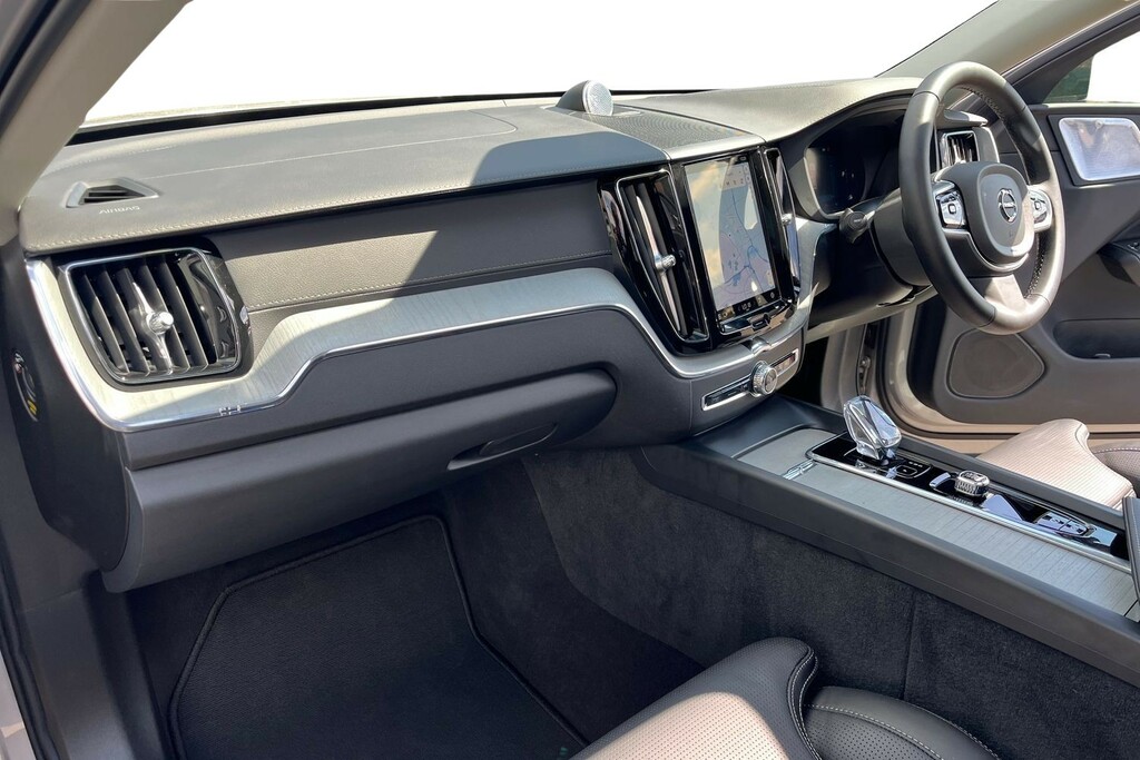 Volvo XC60 B5 Ultra Bright Mild Hybrid OE74BWG Silver #2