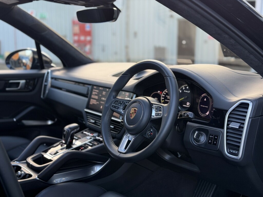 Porsche Cayenne Suv 4.0 V8 E-hybrid 17.9Kwh Turbo S 202121 Black #2