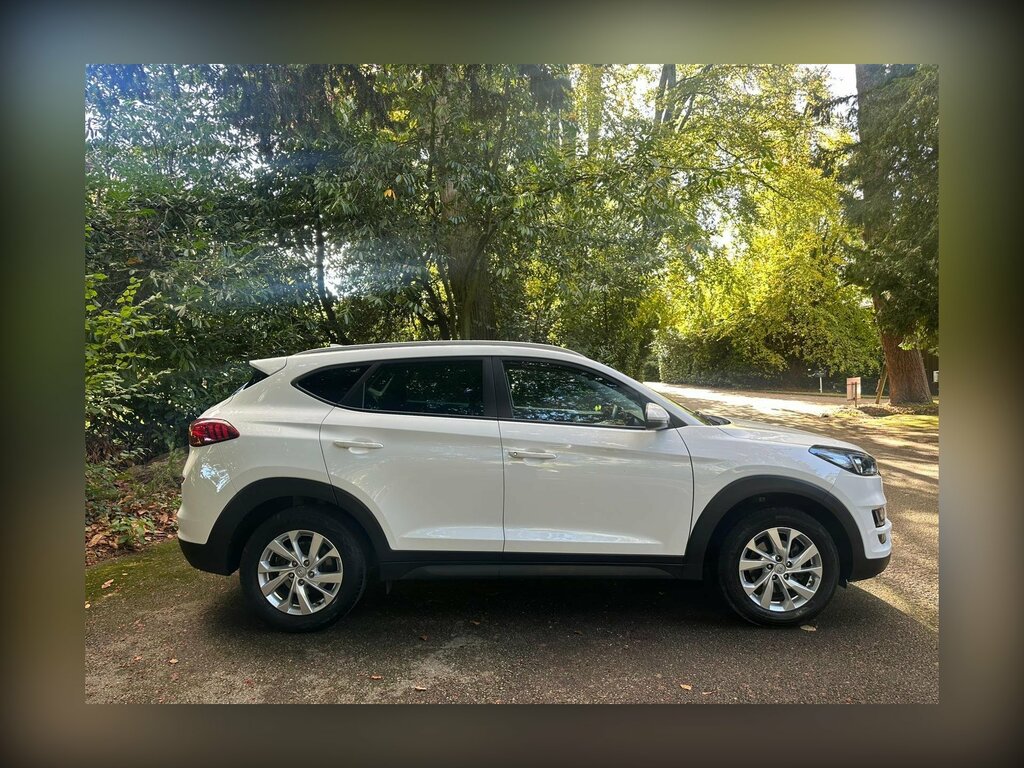 Hyundai Tucson 1.6 Gdi Se Nav Euro 6 Ss NL21XMO White #2