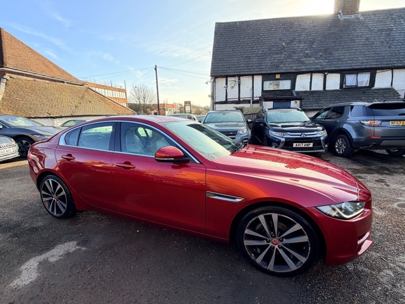 Jaguar XE Portfolio YH18UUS Red #3