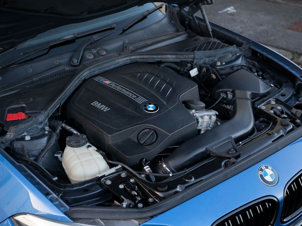 BMW M1 Auto  #24