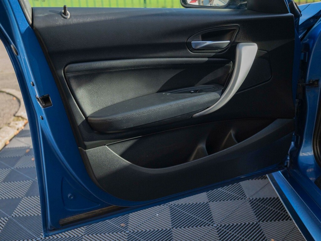 BMW M1 Auto  #30