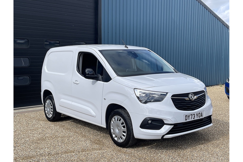 Vauxhall Combo Turbo D 2300 Pro 2023 U2413 Ulez DY73YOA White #3