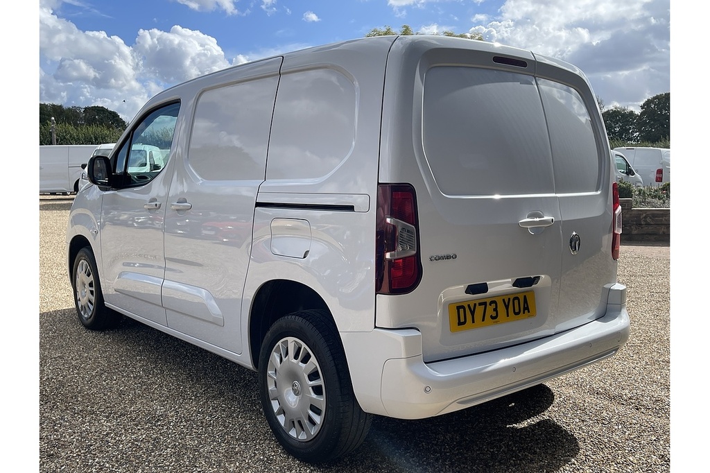 Vauxhall Combo Turbo D 2300 Pro 2023 U2413 Ulez DY73YOA White #5