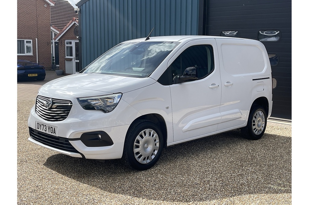 Vauxhall Combo Turbo D 2300 Pro 2023 U2413 Ulez DY73YOA White #2
