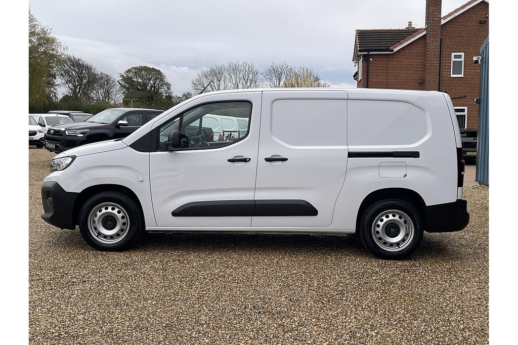 Peugeot Partner Bluehdi 950 Professional 2024 U2456 Ulez MW74LXJ White #4