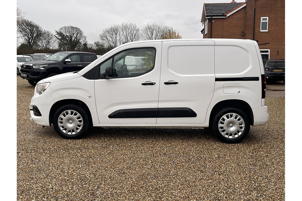 Vauxhall Combo Turbo D 2300 Sportive U2478 Ulez DP70JXD White #4