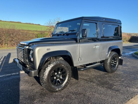 Land Rover Defender 90 Td Station Black