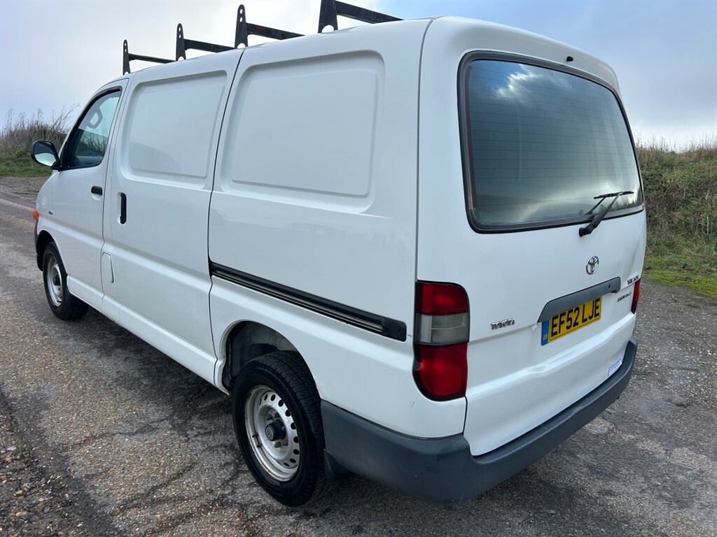 Toyota HiAce #6